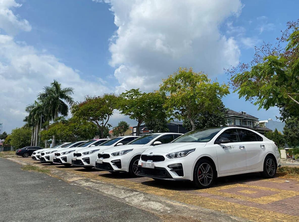 thuê xe du lịch 4 chỗ