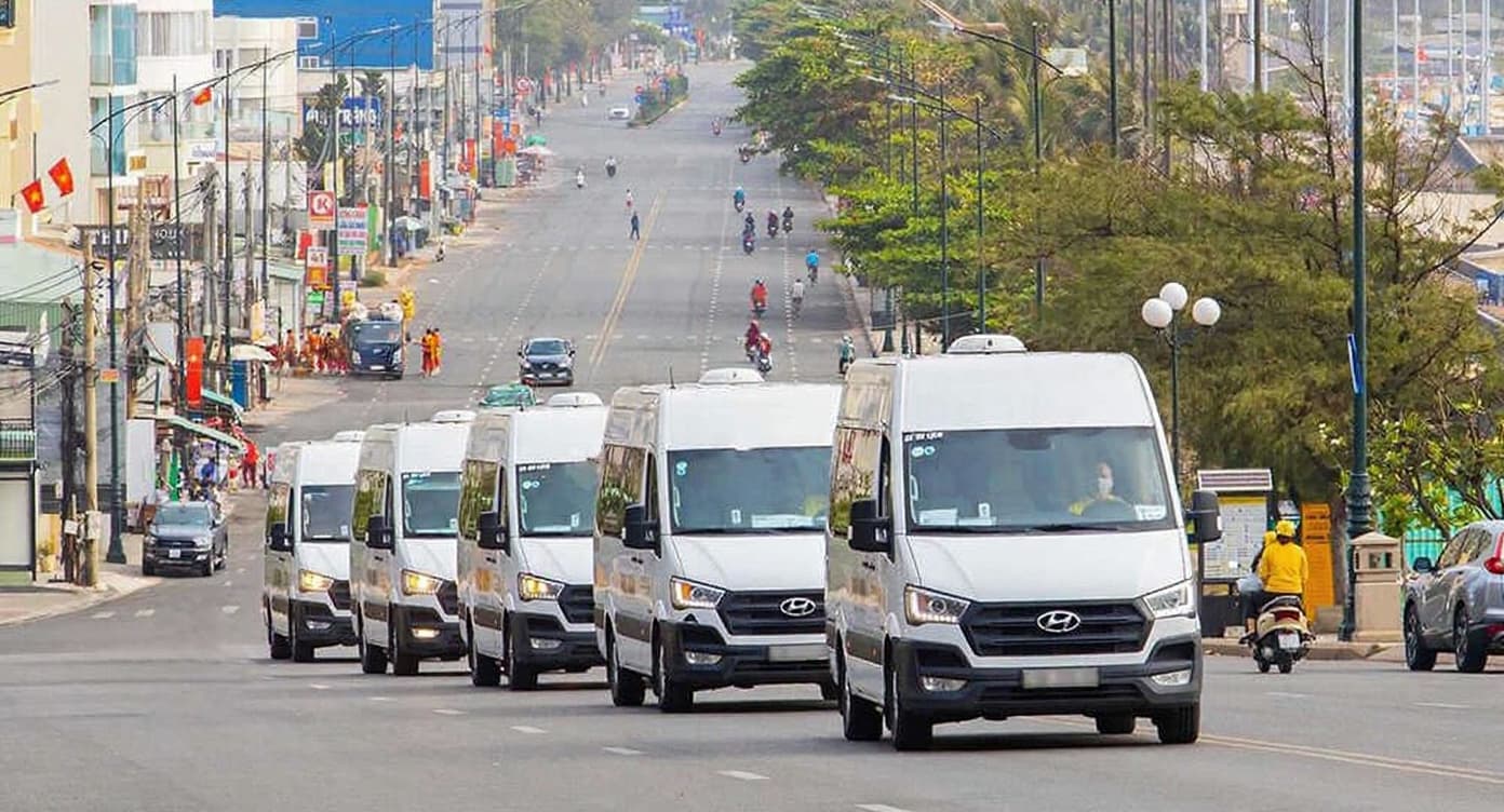 Thuê xe 16 chỗ tại TPHCM
