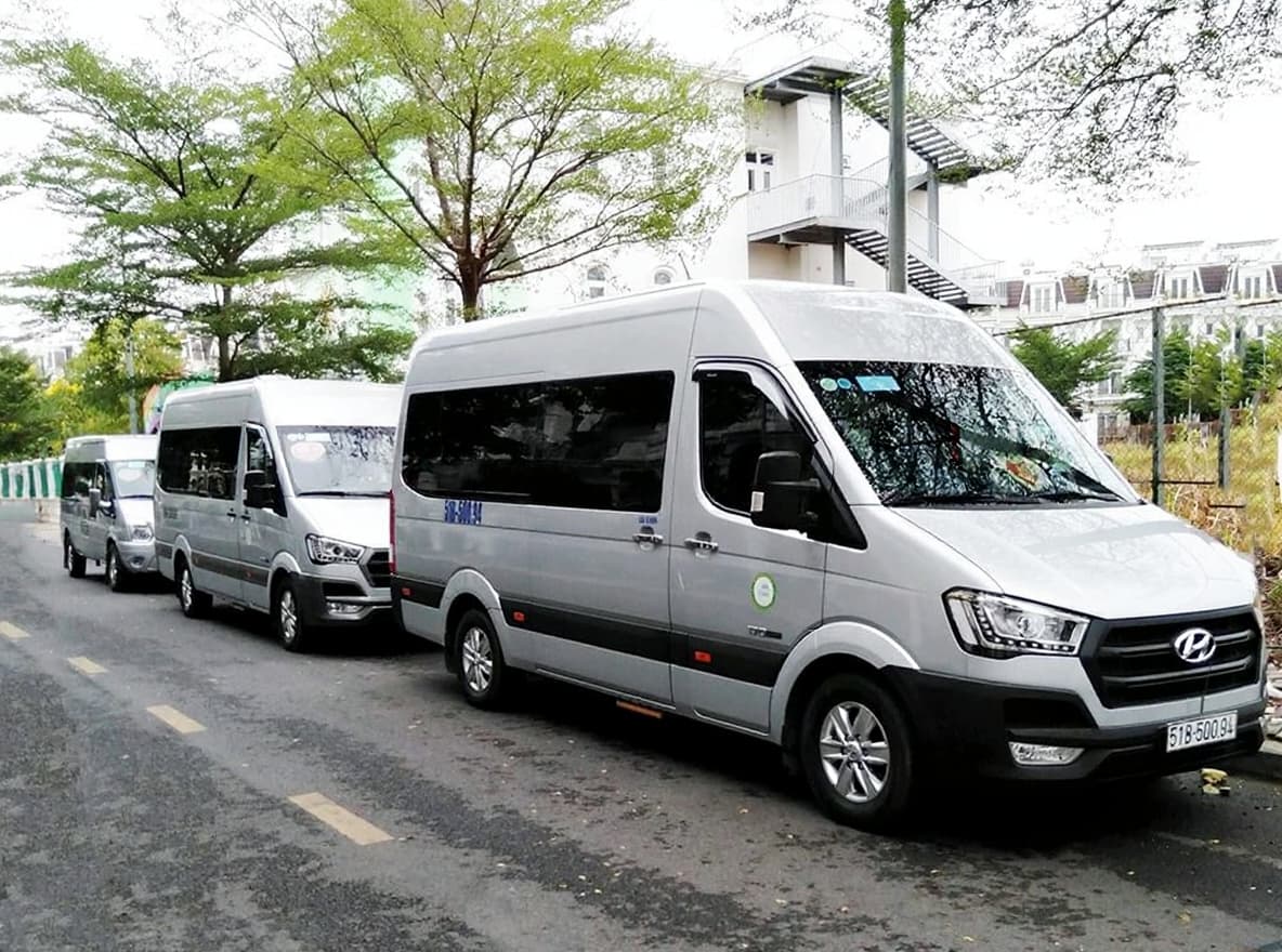 Thuê xe du lịch 16 chỗ 1