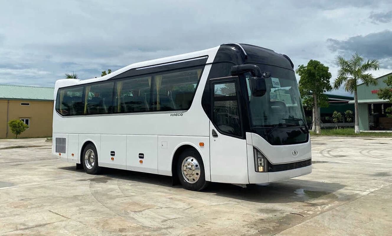 Thuê xe 29 chỗ Universe