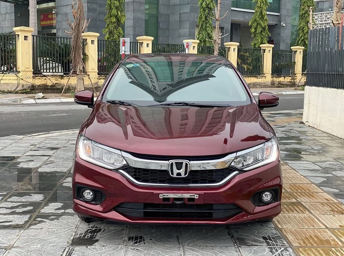 Thuê xe 4 chỗ có tài xế