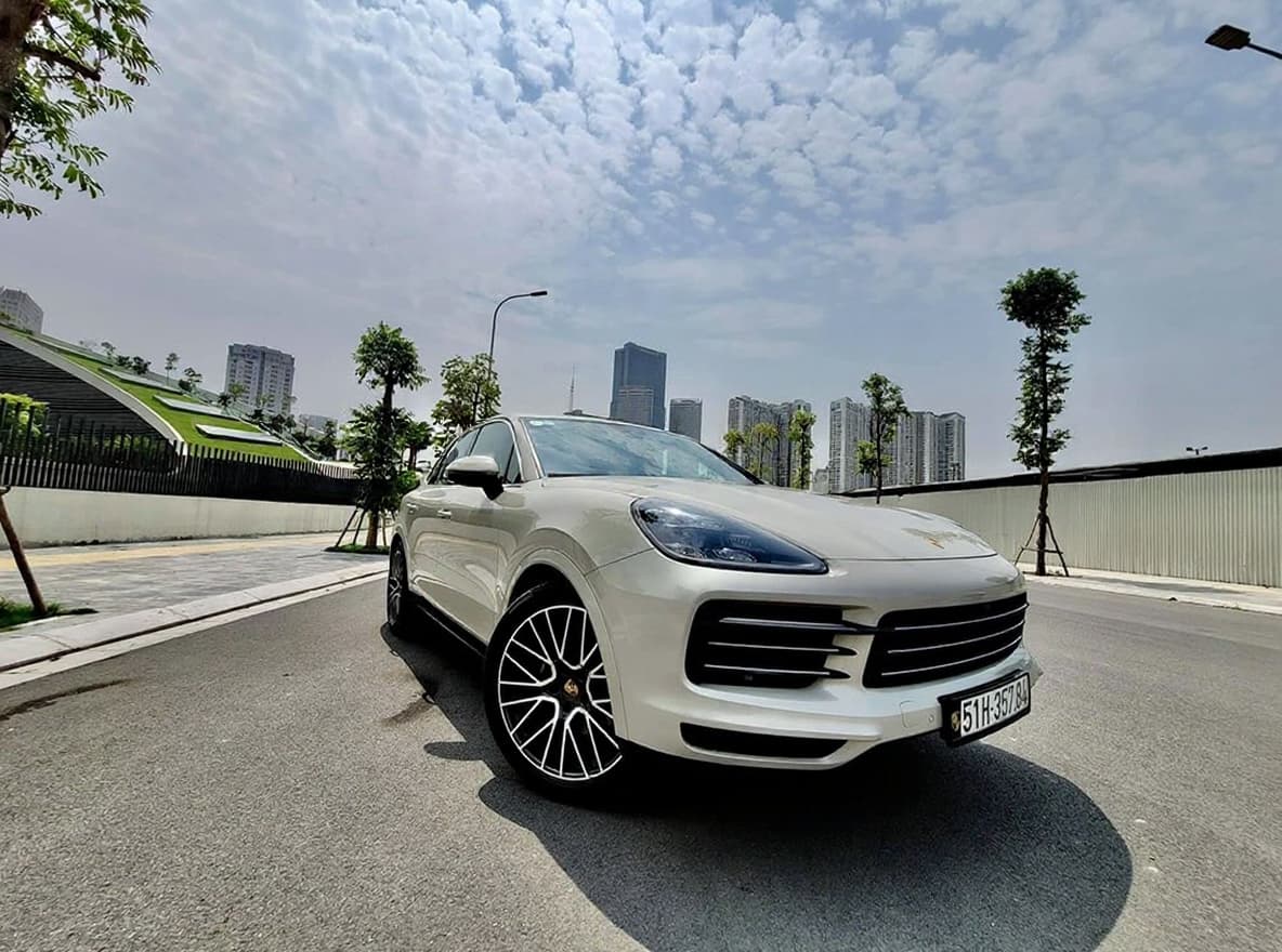 Thuê xe 4 chỗ hạng sang