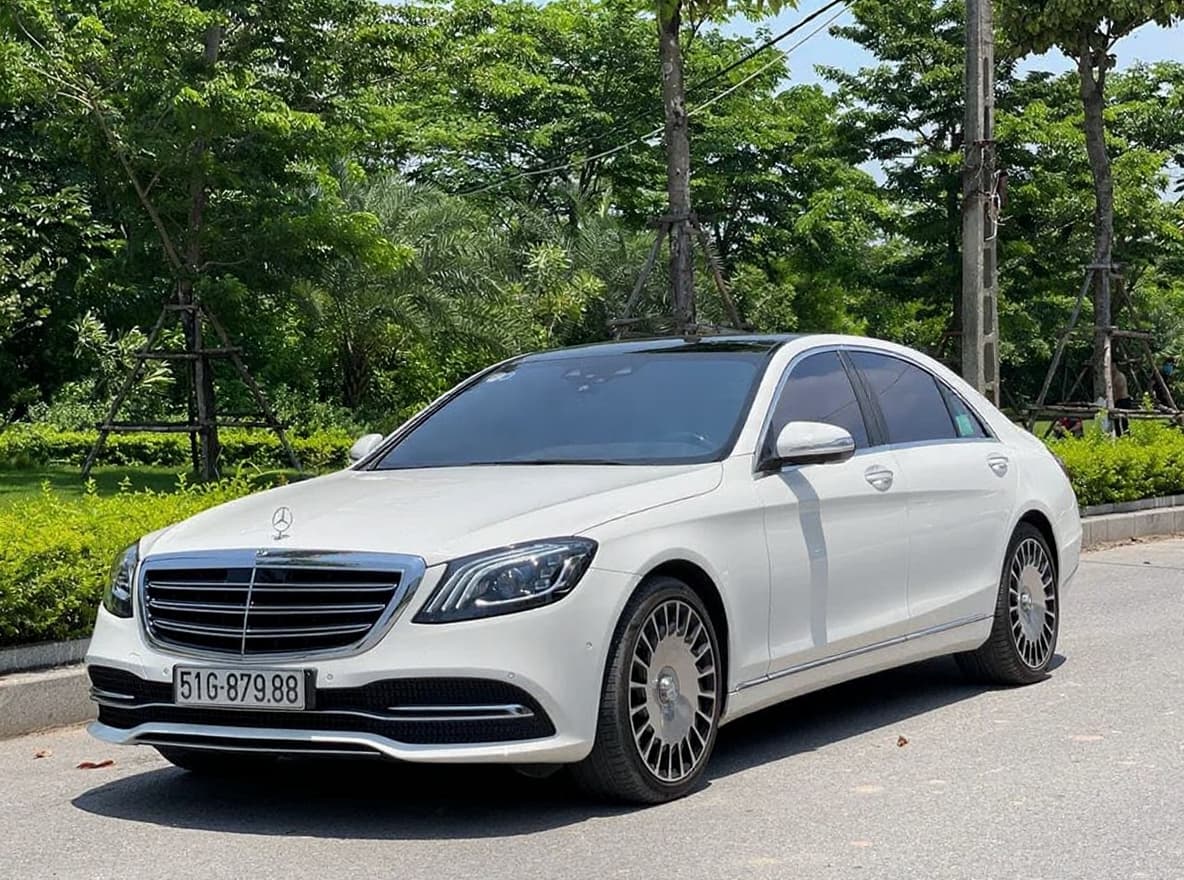 Thuê xe 4 chỗ Mercedes