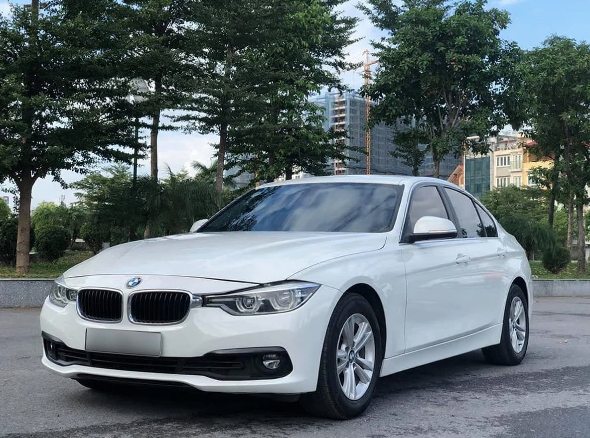 Thuê xe du lịch 4 chỗ