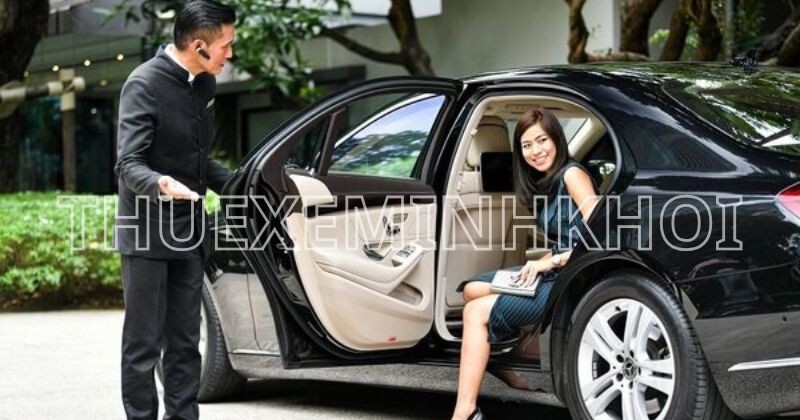 Thuê xe 4 chỗ có tài xế – Tiện lợi, chuyên nghiệp và an toàn